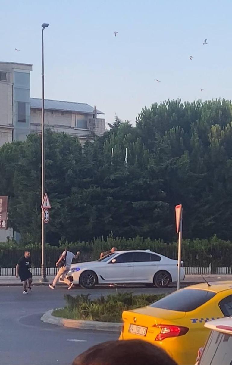 Eminönü’nde tartıştığı kişiyi silahla kovalayan şüpheliyi trafik polisleri etkisiz hale getirdi