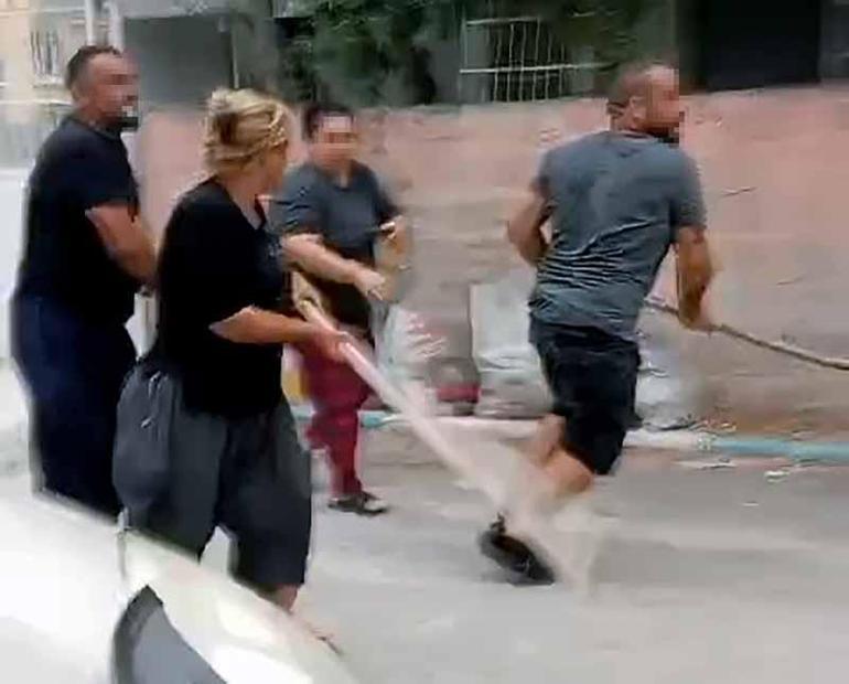 Bahçeye kaçan topu aldı; komşusunun akrabaları tarafından darbedildi