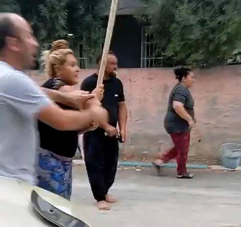 Bahçeye kaçan topu aldı; komşusunun akrabaları tarafından darbedildi