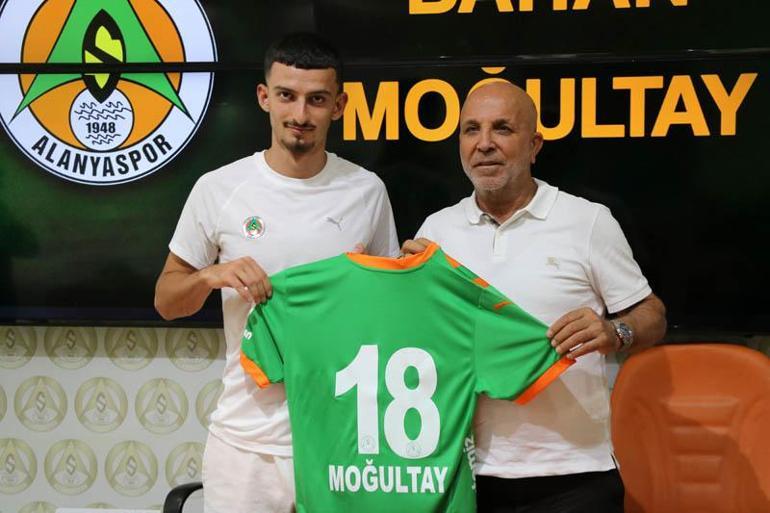 Alanyasporda 4 imza birden