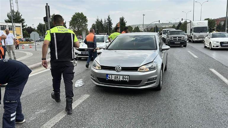 Kütahyada otomobilin çarptığı yaya yaralandı