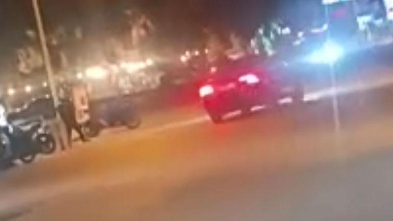 Drift yapıp, kendisini uyaranları bıçakla tehdit etti; polisin takibinde dere yatağına düştü