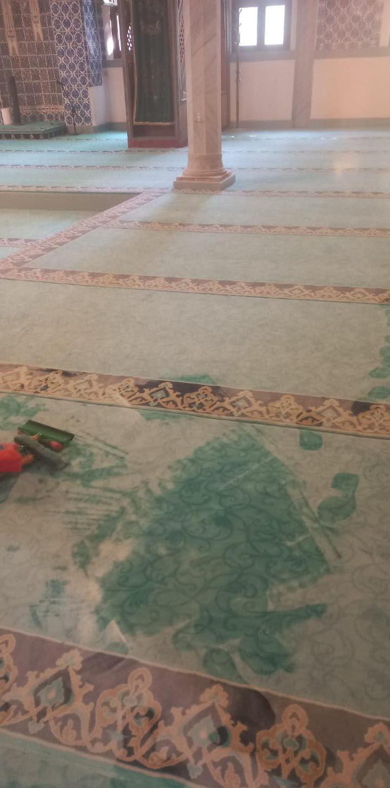 Camide yangın tüpünü birbirinin üzerine sıktılar; o anlar kamerada