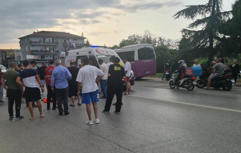 Otomobille çarpışan motosikletin sürücüsü yaralandı; kaza kamerada