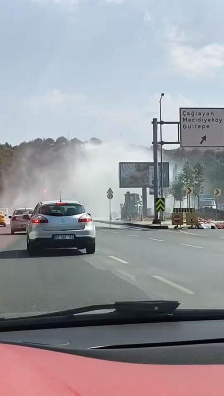 Kağıthanede İSKİ çalışması sırasında isale borusu patladı