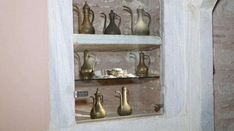 Topkapı Sarayında restorasyonu tamamlanan Karaağalar Koğuşu ziyarete açıldı