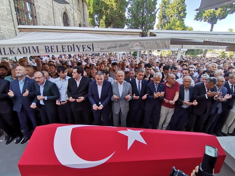 Eski Bayındırlık ve İskan Bakanı Mustafa Demir hayatını kaybetti
