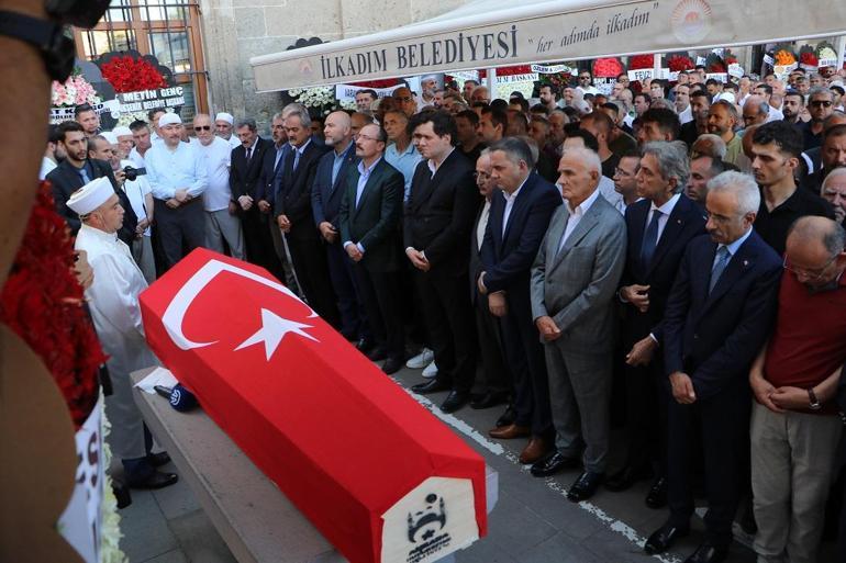 Eski Bayındırlık ve İskan Bakanı Mustafa Demir hayatını kaybetti