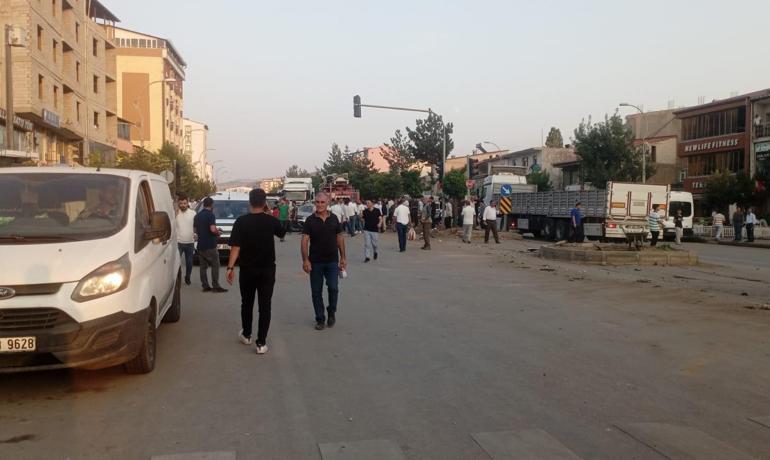 Bitliste freni boşalan TIR, 10 araca çarptı