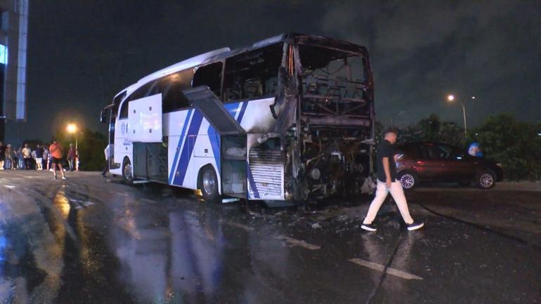 Ümraniye’de yolcu otobüsü alev alev yandı