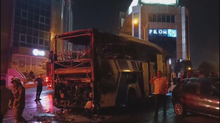 Ümraniye’de yolcu otobüsü alev alev yandı