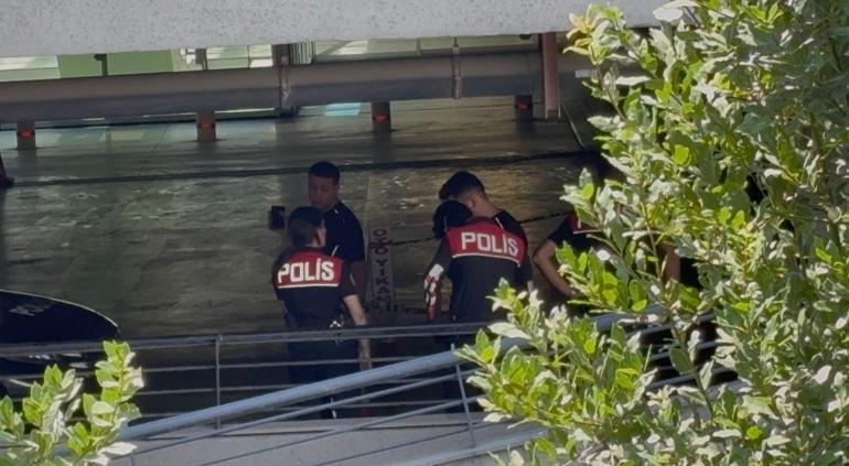 Esenyurt’ta AVM otoparkında silahlı saldırı