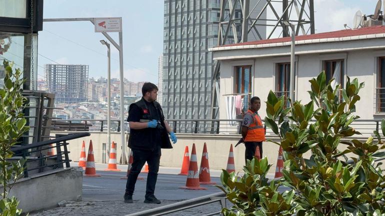 Esenyurt’ta AVM otoparkında silahlı saldırı