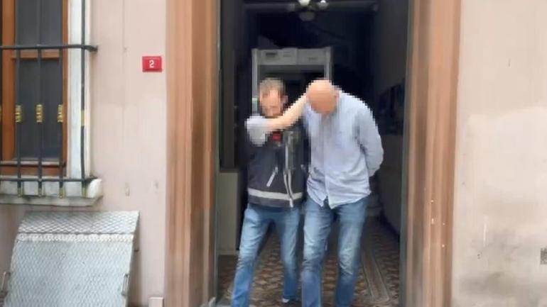 Beyoğlunda kediye şiddet uygulayan kişiyi silahla yaraladı