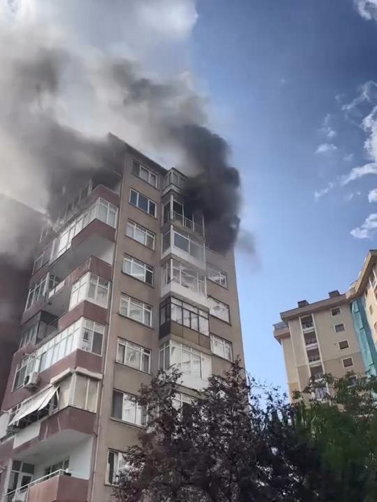Kadıköy’de 11 katlı binada çıkan yangın söndürüldü