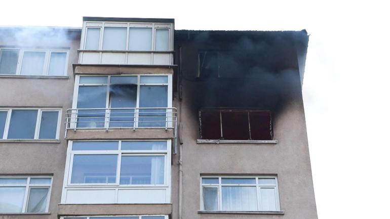 Kadıköy’de 11 katlı binada çıkan yangın söndürüldü