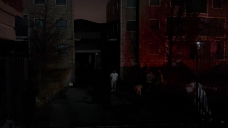 Esenyurt’ta, boş fabrikadaki yangın 6 saatte söndürüldü