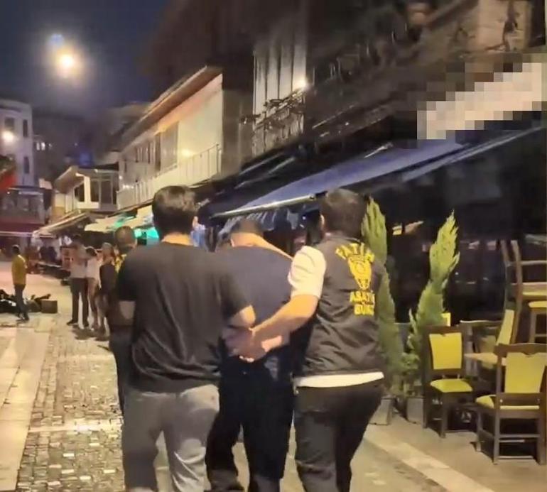 Fatih’te döviz bürosuna silahlı saldırı düzenleyen 3 şüpheli gözaltında