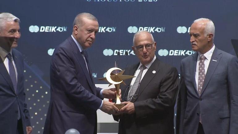 Cumhurbaşkanı Erdoğan: Her adımı dikkatle hesap edilmiş ince bir siyaset izliyoruz