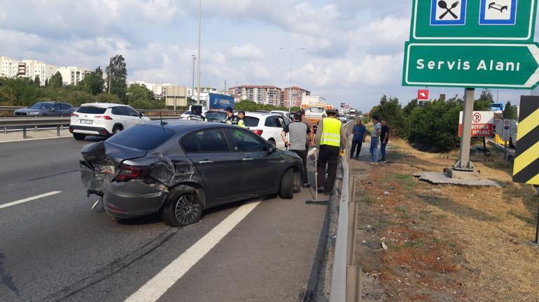 TEM’de 5 aracın karıştığı zincirleme kaza trafiği aksattı