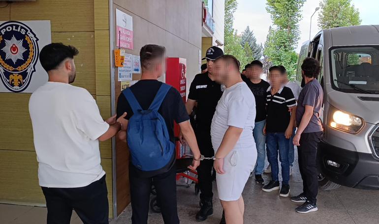 Silah zoruyla kaçırıp, el koydukları banka kartından 8 bin TL çektiler; 6 tutuklama