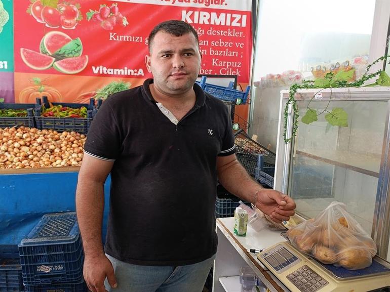 Bekçi, market çırağını darbetti; o anlar kamerada