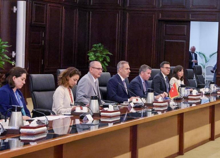 Dışişleri Bakanı Fidan, Mısırlı mevkidaşı Abdulati ile görüştü