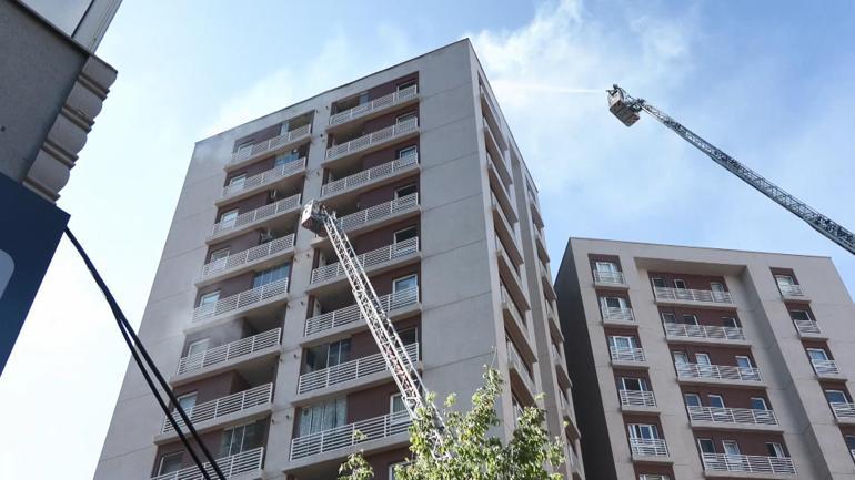 Bağcılarda 12 katlı binada çıkan yangın söndürüldü