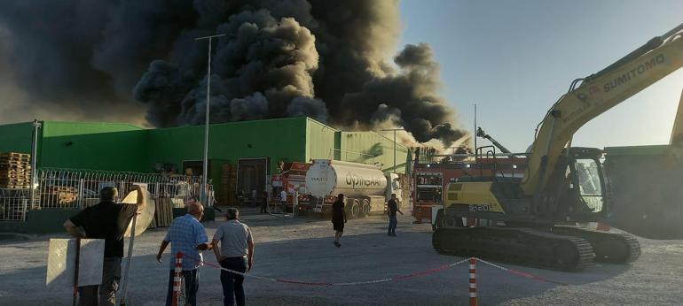 Gönen’de fabrika yangını kontrol altında; 2 ölü