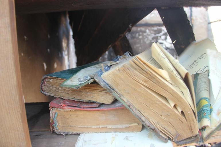 Çanakkale’deki yangında tüm eşyaların yandığı evde Kur’an-ı Kerim zarar görmedi