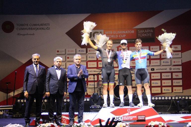 Bakan Bak: Türkiye’nin en büyük sorunlarından bir tanesi obezite