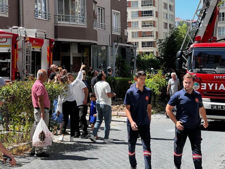 Kayseri’de 14 katlı binada yangın