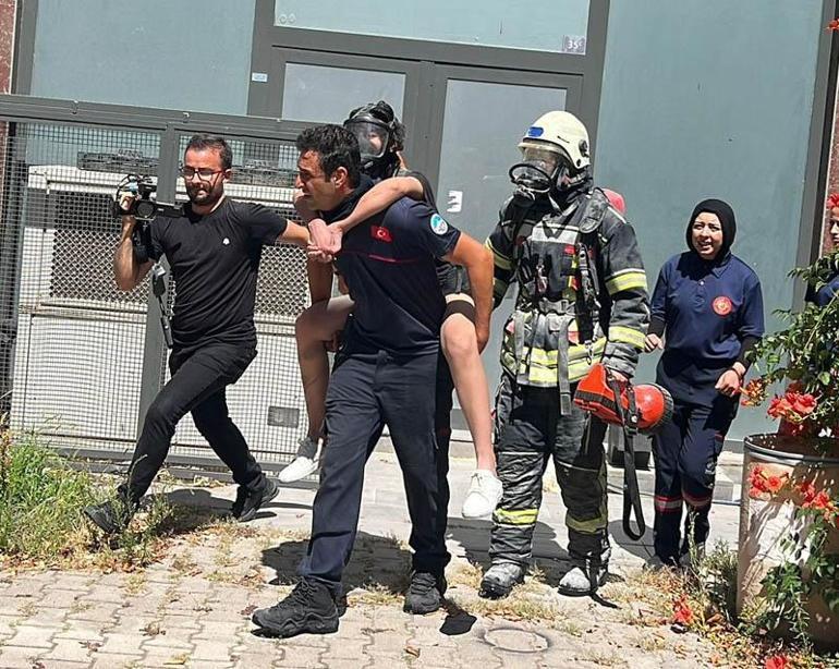 Kayseri’de 14 katlı binada yangın