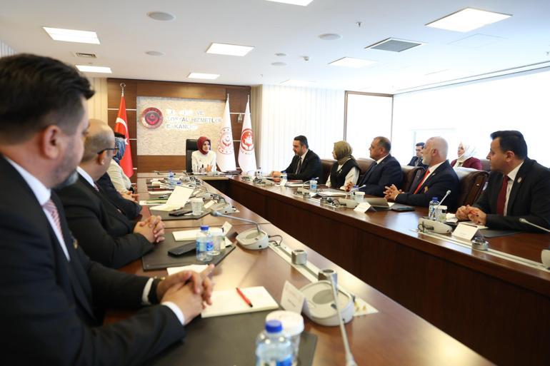 Bakan Göktaş, Türkiye Harp Malulü Gaziler, Şehit Dul ve Yetimleri Derneği üyelerini kabul etti