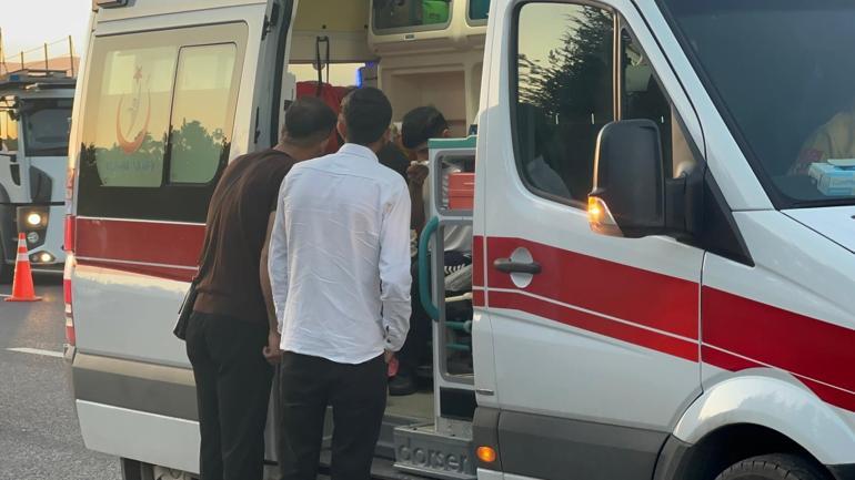 Yolcu otobüsü kamyona çarptı: 1 ölü, 10 yaralı