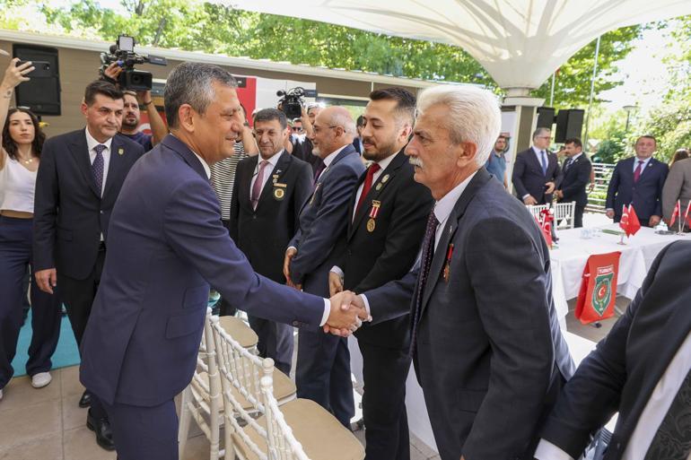 Özgür Özel: Daha fazla şehidimiz olmasın diye eleştiriyi göğüslüyoruz