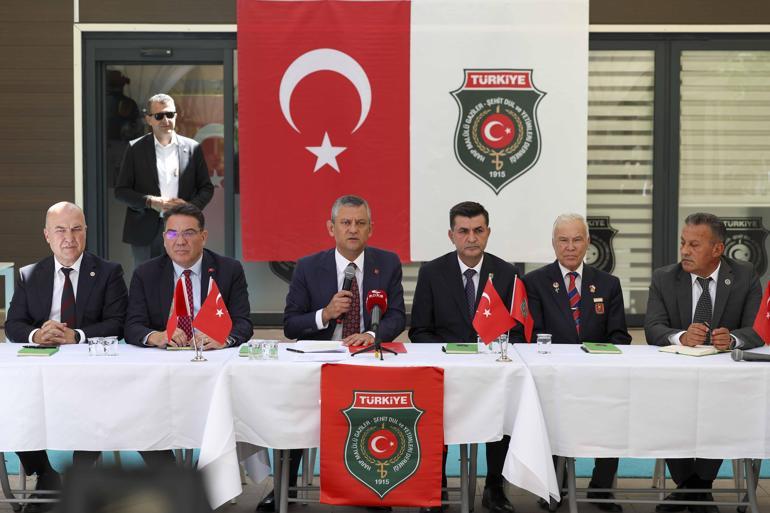 Özgür Özel: Daha fazla şehidimiz olmasın diye eleştiriyi göğüslüyoruz