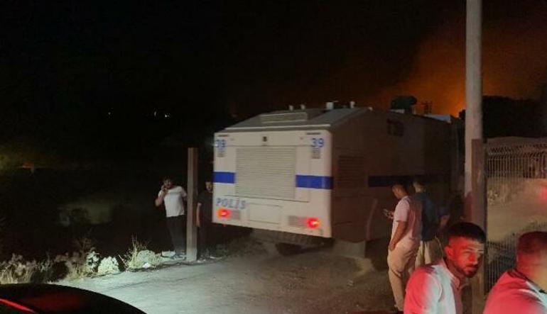 İzmirde minibüste çıkan yangın ormana sıçradı: 3 gözaltı