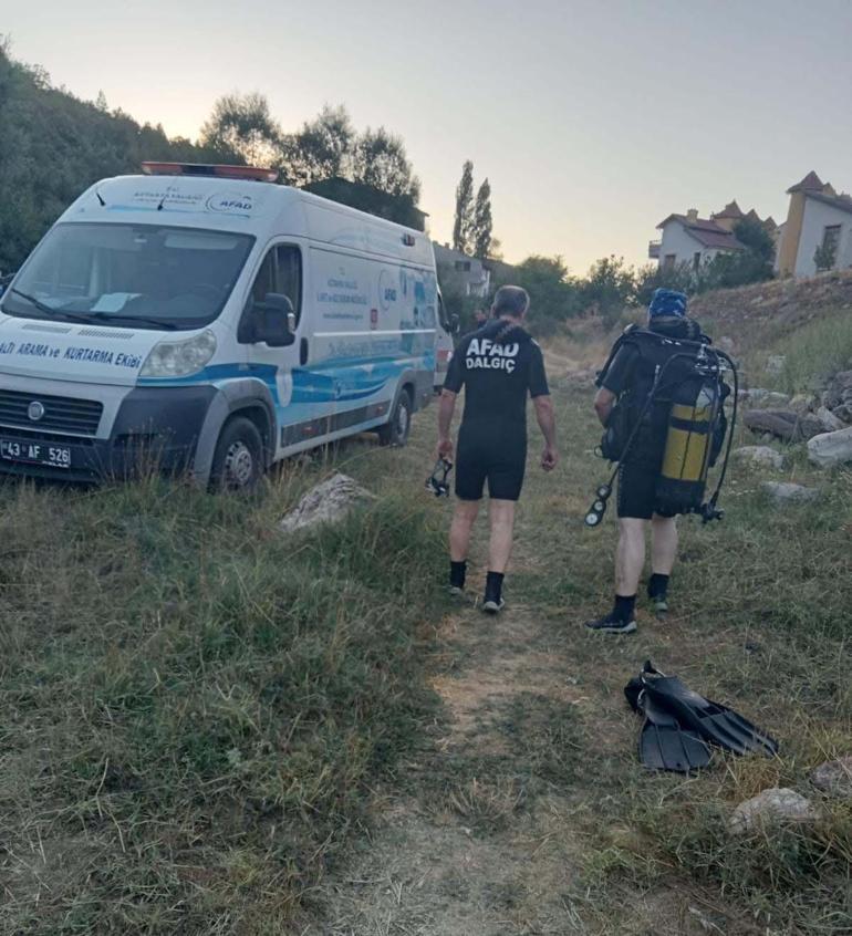 Akarsuda akıntıyla sürüklenip boğuldu