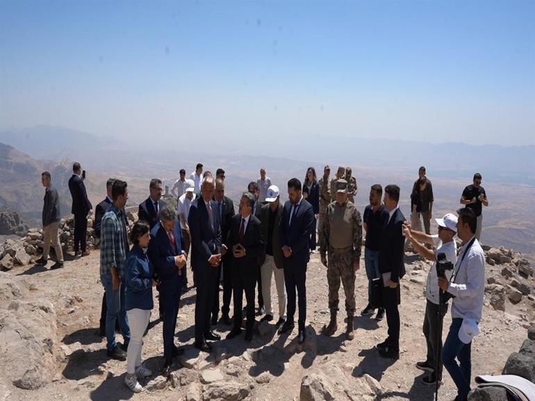 Bakan Ersoy: Yıl sonu hedefimiz olan 64 milyar dolarlık turizm gelirine emin adımlarla ilerliyoruz