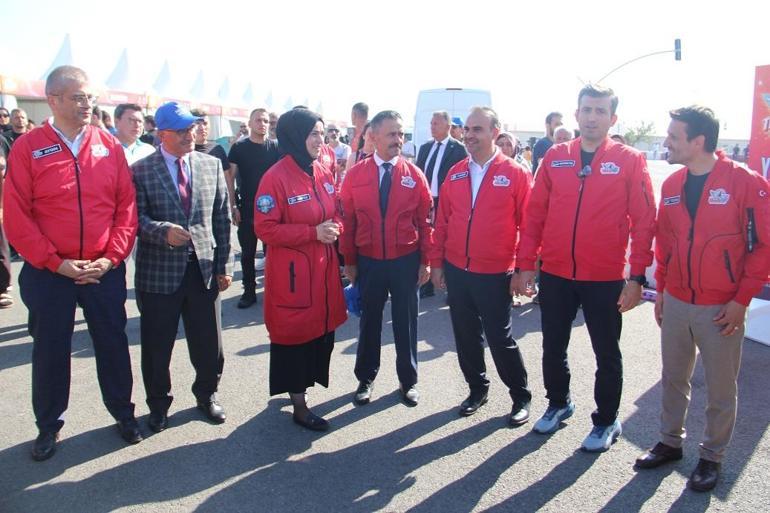 Bakan Kacır: TEKNOFEST’e 7’den 77’ye tüm milletimizi bekliyorum
