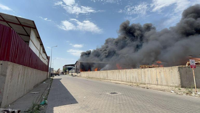 Eskişehir’de fabrikada çıkan yangın, 2 fabrikaya daha sıçradı