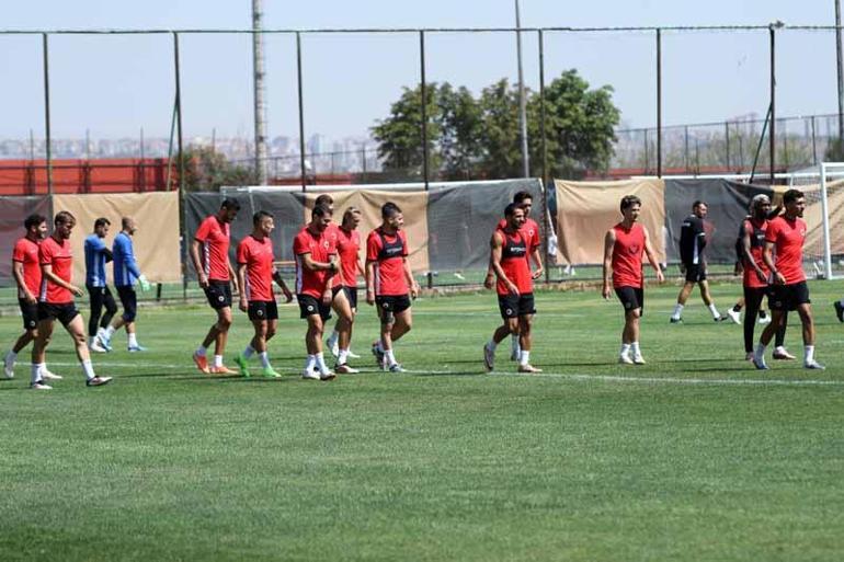Hüseyin Eroğlu: Ön tarafa en az 4-5 oyuncuya ihtiyacımız var