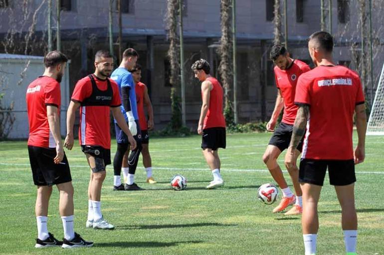 Hüseyin Eroğlu: Ön tarafa en az 4-5 oyuncuya ihtiyacımız var