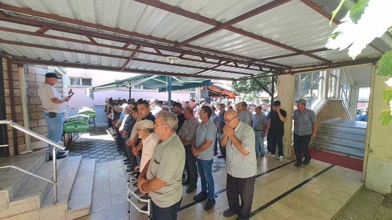 Çanakkalede iki otomobilin çarpıştığı kazada ölen 6 kişinin kimlikleri belirlendi