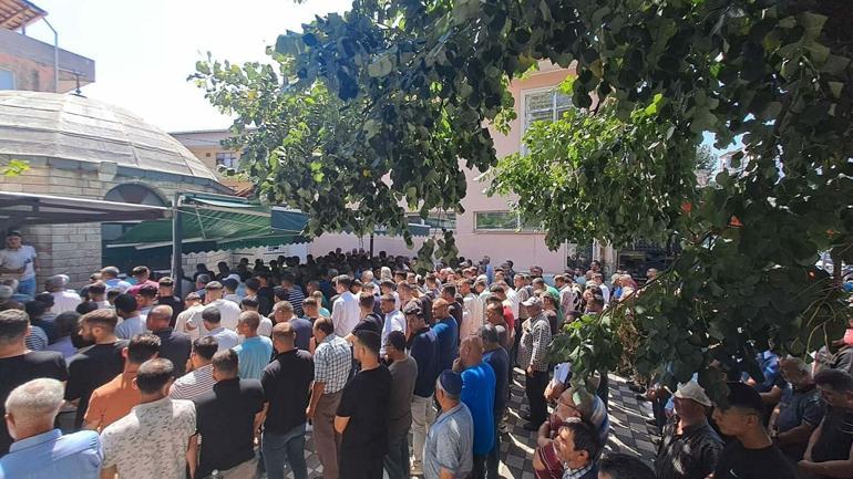 Çanakkalede iki otomobilin çarpıştığı kazada ölen 6 kişinin kimlikleri belirlendi