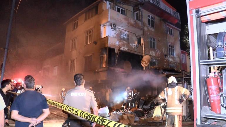 Avcılarda, çorap atölyesi alev alev yandı