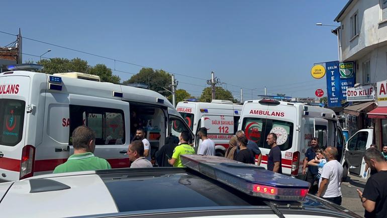 Bursada halk otobüsü ile otomobil çarpıştı; 5 yaralı