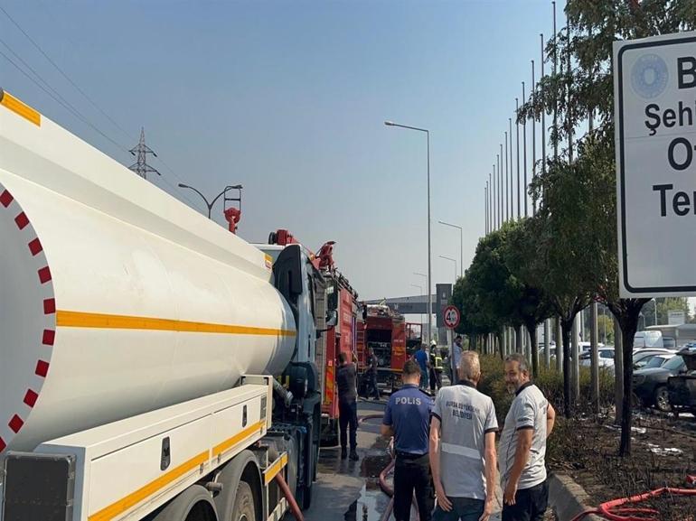 AVM’nin otoparkında çıkan yangında 8 araç zarar gördü