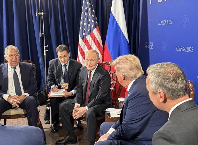 Alaska’daki Trump-Putin görüşmesi başladı